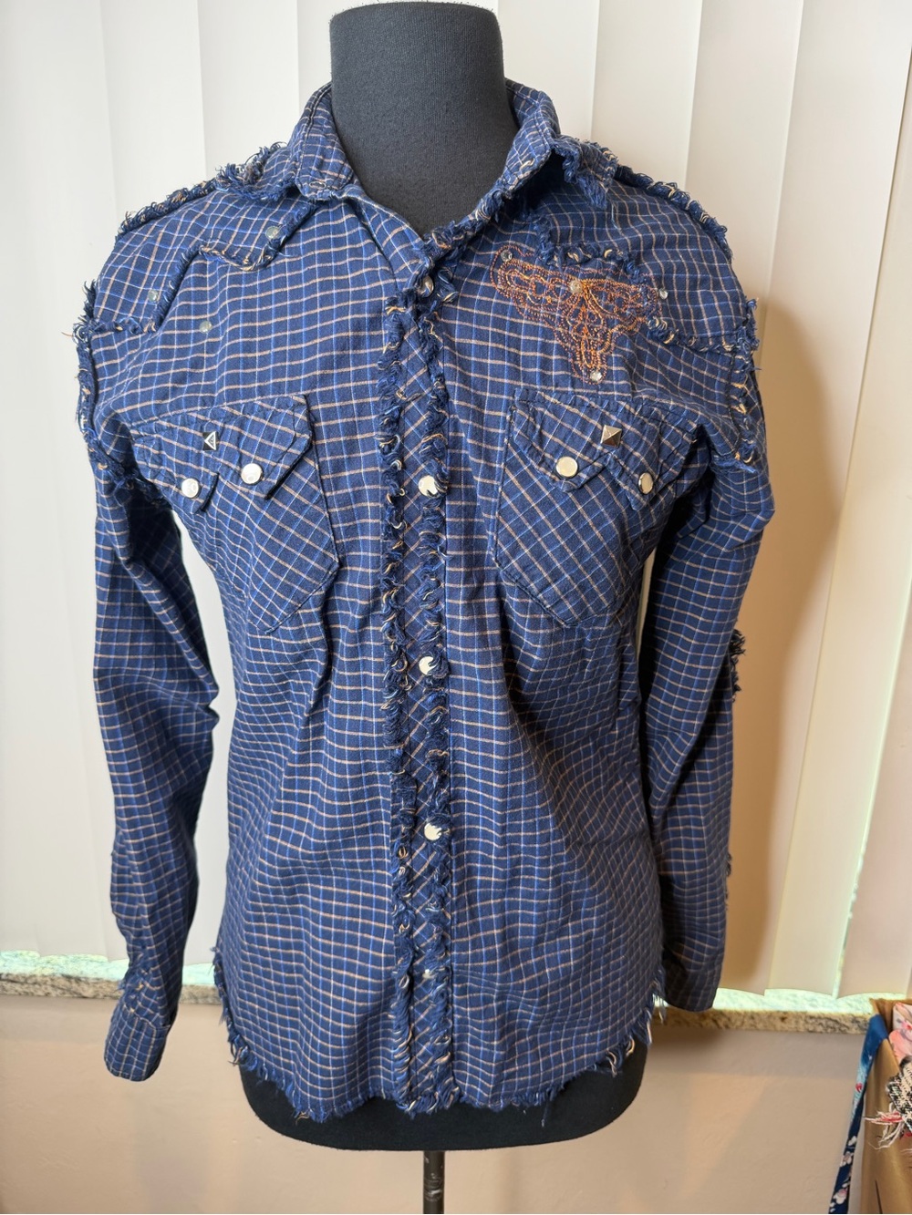 Plathers heavily distressed, Y2K-era sgrunge style plaid western shirt Size Smal